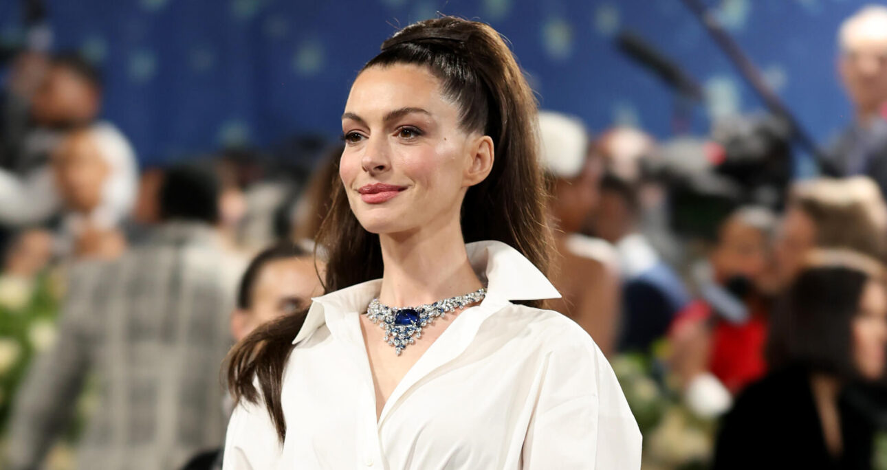 Anne Hathaway’s Undetectable Facelift