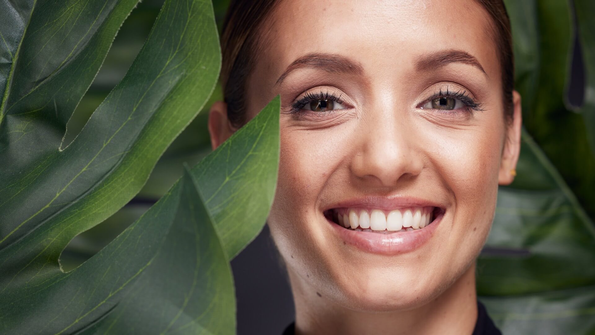 Hollywood Smile vs. Natural Enhancement: Finding Your Balance